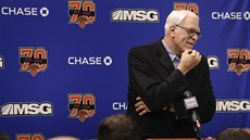 Phil Jackson, prezident New York Knicks, hodnotí před novináři klubovou sezonu.