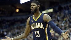 Paul George z Indiany Pacers se zlobí.