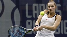 eský fedcupový tým pi losování semifinále v USA, vlevo Markéta Vondrouová.