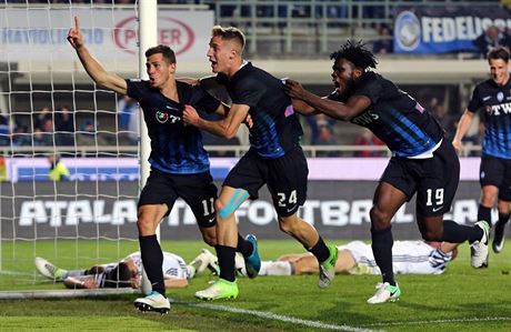 Gólová radost fotbalist Bergama v utkání s Juventusem.