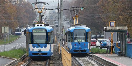 Tramvajemi, trolejbusy i autobusy v Ostrav jezdí stále více lidí.