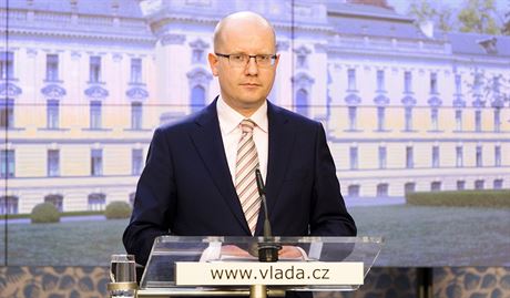 Premiér Bohuslav Sobotka na tiskové konferenci ke zveejnné analýze podnikání...
