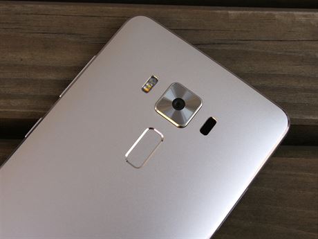 Asus Zenfone 3 Deluxe