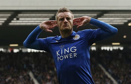 NESLYÍM VÁS. Útoník Leicesteru Jamie Vardy slaví gól na hiti West Bromwiche.