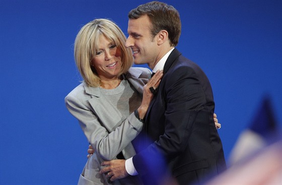 Emmanuel Macron s manželkou Brigitte