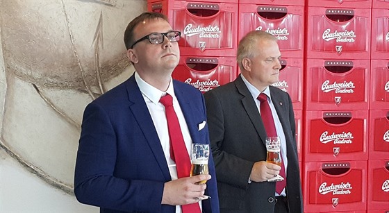 Nastupující ředitel Budějovického Budvaru Petr Dvořák (vlevo) a prozatímní šéf...