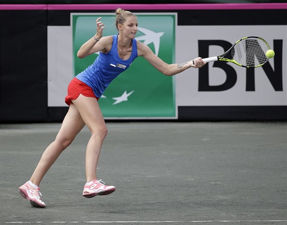 Kristýna Plíková returnuje v rozhodující tyhe v semifinále Fed Cupu.