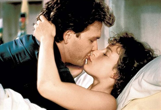 Jennifer Greyová a Patrick Swayze v pvodním Híném tanci z roku 1987