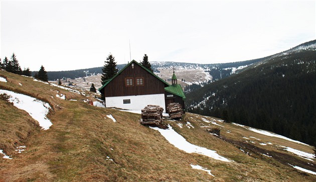 Nejpozoruhodnjí je na Klínovkách bouda Zvonika. Je to jediné podobné stavení...