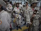 Písluníci bolívarovských milic venezuelského socialistického reimu ped...