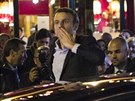 Emmanuel Macron slavil úspch v prvním kole prezidentských voleb v jednom z...
