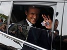 Emmanuel Macron v rámci kampan navtívil nemocnici v Garches nedaleko Paíe...