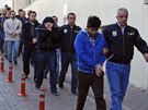 V Turecku v noci zatkli pi zátahu na kruhy spojené s duchovním Fethullahem...