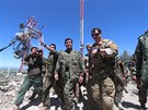 Amerití vojáci obhlíejí následky tureckých nálet na pozice YPG u syrského...
