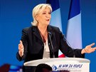 Prezidentská kandidátka Marine Le Pen bhem proslovu po prvním kole...
