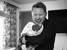 Ronan Keating se svým novorozeným synem (2017)