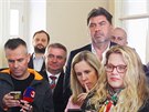 Tiskovou konferenci Ivany Zemanové z povzdálí sledovali i pední prezidentovi...