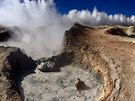 Krátery sopky Juriques na hranici Bolívie a Chile