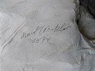 Na mramorovch sochch v kapli valtickho zmku byly nhodou objeveny vzkazy od...