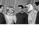 Kosmonauti pro let lodí Sojuz-1 a Sojuz-2. Zprava: Bykovskij, Jelisejev,...