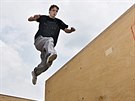 Vyznava�i parkouru se se�li v Liberci, kde p�edvedli triky, nad nimi� z�st�val...