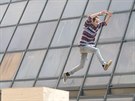 Vyznava�i parkouru se se�li v Liberci, kde p�edvedli triky, nad nimi� z�st�val...