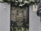 Slavnostn� odhalen� pam�tn� desky na dom� v plze�sk� �echov� ulici 34, kde za...