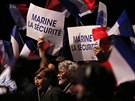 Píznivci Marine Le Penové na pedvolebním mítinku v Marseille (19. dubna 2017).