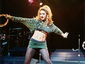 Madonna v leginch vystupuje v klipu k psni Like a virgin. Nikdy si nenechala...