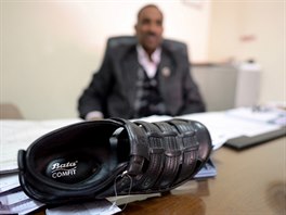 Jak se vyrábí boty v indické Agře, se vydali zjišťovat Stanislav Komínek a Adam...