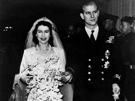Britská královna Alžběta II. (tenkrát ještě princezna) se provdala za prince...