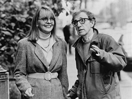 Diane Keatonová a Woody Allen ve filmu Tajemná vrada na Manhattanu (1993)