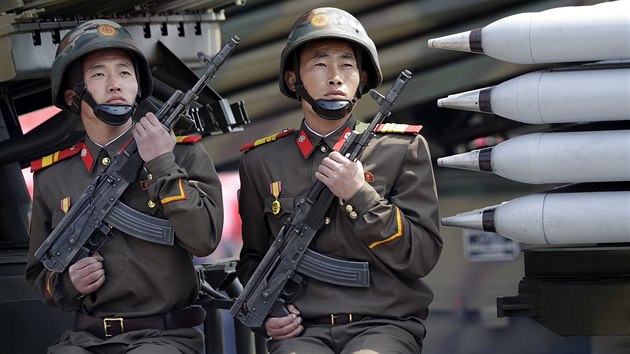 Vojensk pehldka v Pchjongjangu (15. dubna 2017)