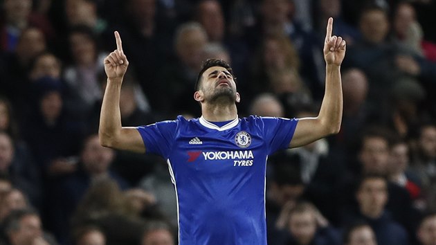 SLASTN POCIT. Diego Costa prv vstelil gl do branky Southamptonu.