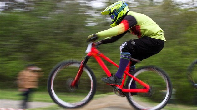 V sobotu se v olomouckm Bike parku konaly zvody sedmdestky biker z cel esk republiky (22. dubna 2017).