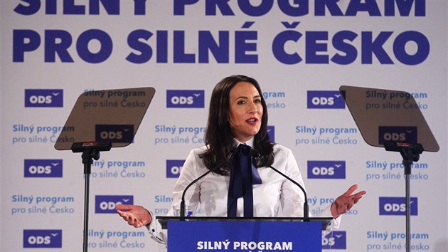 Prvn mstopedsedkyn ODS Alexandra Udenija na programov konferenci strany v Praze (22. dubna 2017)