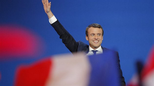 Emmanuel Macron v zvru svho proslovu po prvnm kole prezidentskch voleb (23. dubna 2017)