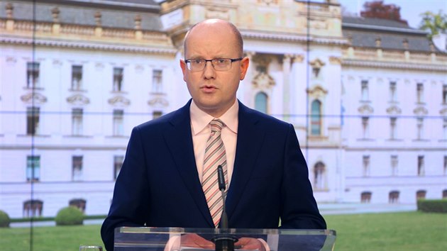 Premir Bohuslav Sobotka na tiskov konferenci na adu vldy k otzce zbohatnut ministra Andreje Babie. (27. dubna 2017)