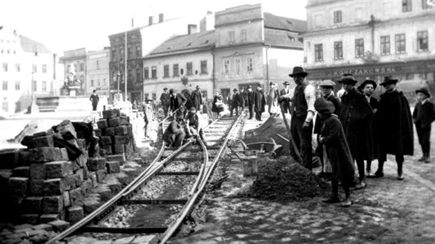 Tramvajová trať v Těšíně se stavěla v letech 1910 a 1911.