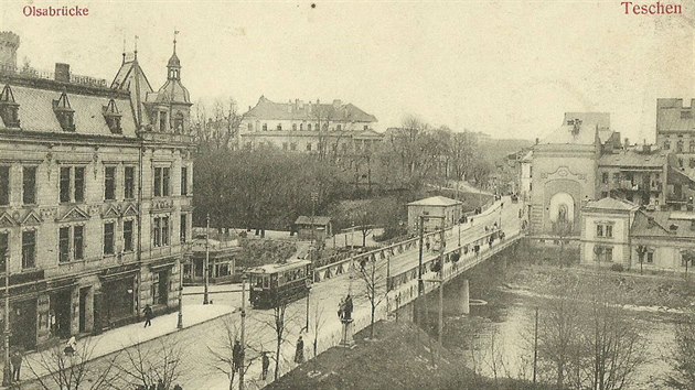 Tn. Tramvaj pejd z polsk na eskou stranu.