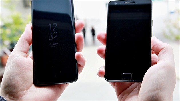 Samsung Galaxy S II a Samsung Galaxy S8