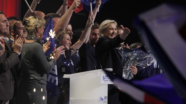 Marine Le Penová na předvolebním mítinku v Marseille (19. dubna 2017).