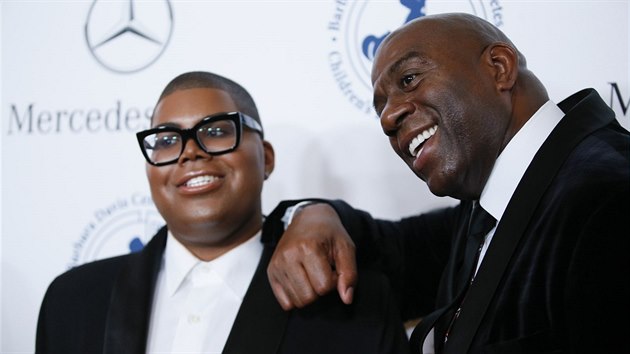 Magic Johnson a jeho syn Earvin znm jako E.J. (Los Angeles, 11. jna 2014)