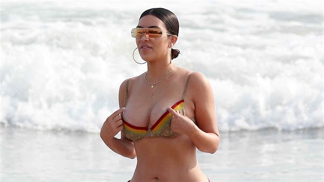 Kim Kardashianov na dovolen v Mexiku (23. dubna 2017)