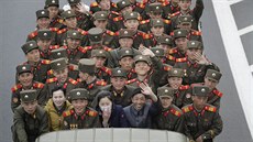 Vojenské náklaáky v Pchjongjangu (19. dubna 2017)