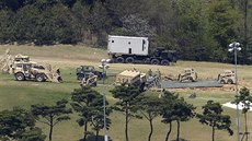 Instalace amerického protiraketového systému THAAD na golfovém hiti u...