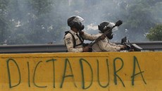 Protivládní protesty v Caracasu (21. dubna 2017)