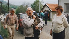 Vlastimil Brodský se svým v�rným p�ítelem, psíkem Hugem