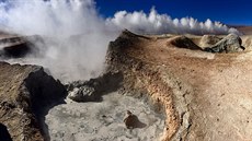 Krátery sopky Juriques na hranici Bolívie a Chile