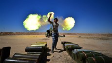 ZAMÍIT A PAL. Irácké paramilitantní jednotky stílí na písluníky organizace...